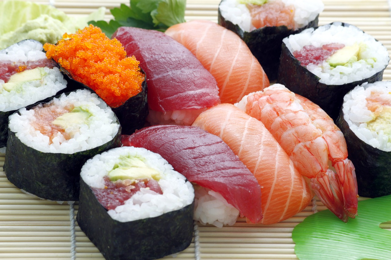 jak się je sushi